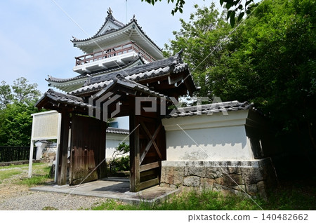 The replica castle tower and gate of Ono Castle (Tokoname City, Aichi Prefecture) The replica castle tower and gate of Ono Castle (Tokoname City, Aichi Prefecture) 140482662