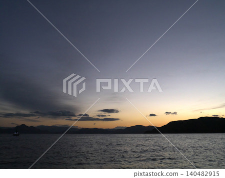 Sea of dawn 140482915
