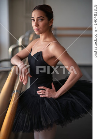 Portrait of female ballet dancer in ballet class Portrait of female ballet dancer in ballet class 140483819