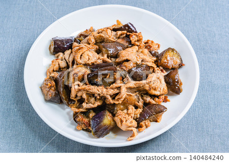 Eggplant and pork stir-fry with miso: A classic home-style dish. Eggplant and pork stir-fry with miso: A classic home-style dish. 140484240