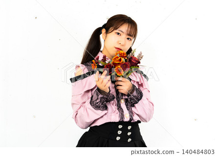 身著偶像服裝的女子 140484803