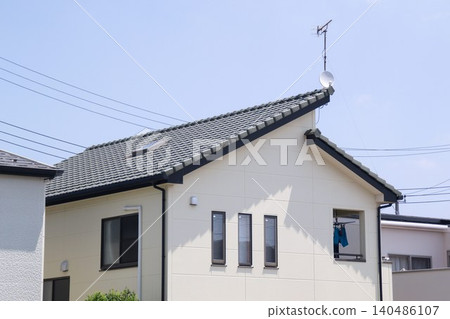 Single-slope roof of a detached house Single-slope roof of a detached house 140486107