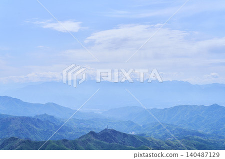從越後湯澤眺望越後三山 從越後湯澤眺望越後三山 140487129