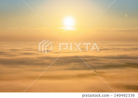 Sea of clouds 140492336