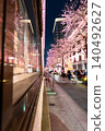 Cherry blossoms at night reflected in glass and the spring scenery of the Nihonbashi Cherry Blossom Festival. 140492627