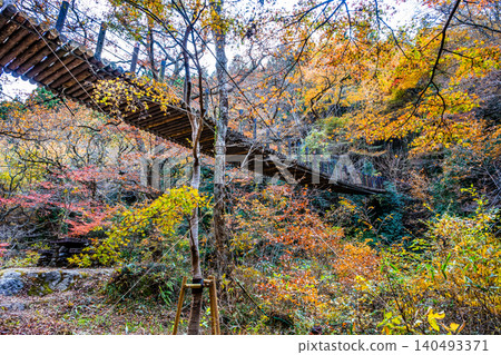 Hananuki Valley in Ibaraki Prefecture, ablaze with autumn colors. Hananuki Valley in Ibaraki Prefecture, ablaze with autumn colors. 140493371
