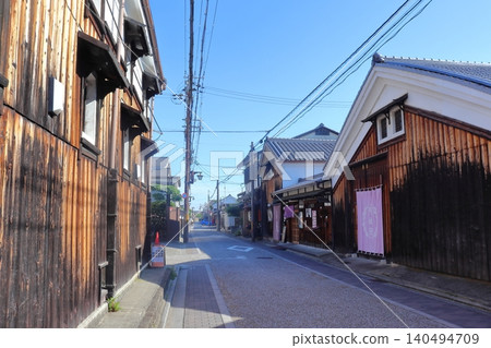 Sake breweries and old streets of Fushimi, Kyoto (Honzaimokucho-dori, Fushimi Ward, Kyoto City) 140494709