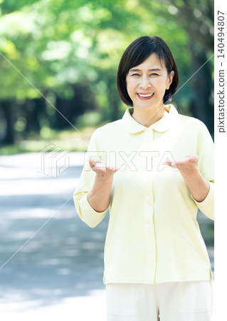 長期護理人員女性 140494807