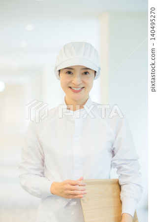 身穿白大褂的兼職人員 140495270