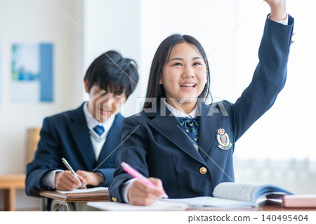 中學生上課 中學生上課 140495404