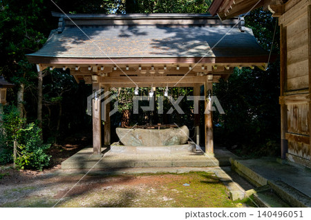 Shizu Shrine, the third-ranked shrine of Hoki Province, a purification fountain in Shizu, Kurayoshi City, Tottori Prefecture. Shizu Shrine, the third-ranked shrine of Hoki Province, a purification fountain in Shizu, Kurayoshi City, Tottori Prefecture. 140496051