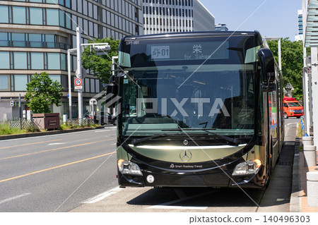 Next-generation smart bus "SRT-001" stopping at Sakae Station in Nagoya. 140496303