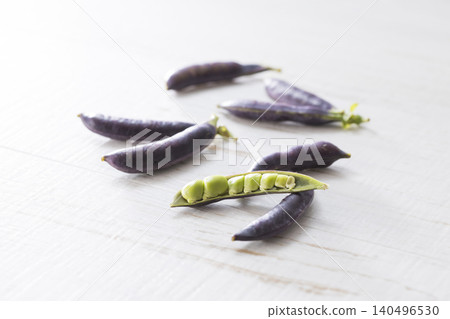 Purple snap peas Purple snap peas 140496530