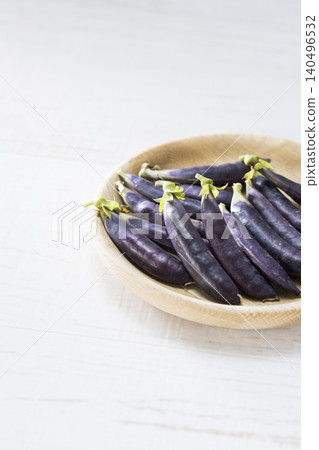 Purple snap peas Purple snap peas 140496532