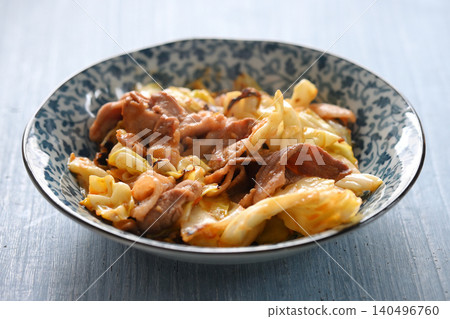味噌炒豬肉高麗菜;辣味噌炒豬肉高麗菜。 味噌炒豬肉高麗菜;辣味噌炒豬肉高麗菜。 140496760