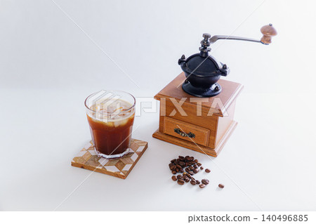 冰咖啡和手工研磨精品咖啡圖片 140496885