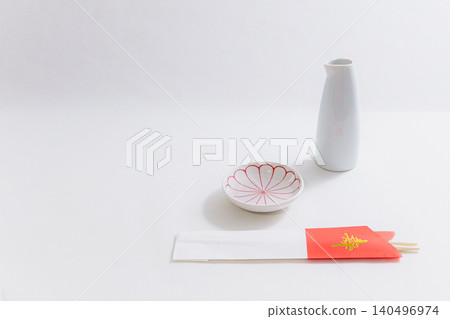一幅描繪神道教儀式場景的畫作,畫中出現了慶祝用的清酒和日本餐具。 一幅描繪神道教儀式場景的畫作,畫中出現了慶祝用的清酒和日本餐具。 140496974