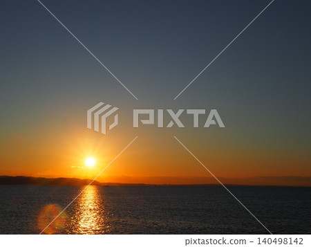 Sunrise over the sea, full of good fortune, copy space, background, New Year's Day Sunrise over the sea, full of good fortune, copy space, background, New Year's Day 140498142