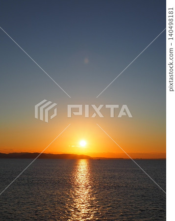 Sunrise over the sea, full of good fortune, copy space, background, New Year's Day 140498181