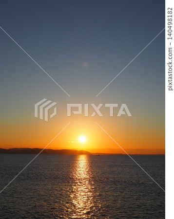 Sunrise over the sea, full of good fortune, copy space, background, New Year's Day Sunrise over the sea, full of good fortune, copy space, background, New Year's Day 140498182