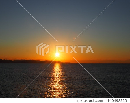 海面日出,充滿好運,留白,背景,元旦 海面日出,充滿好運,留白,背景,元旦 140498223
