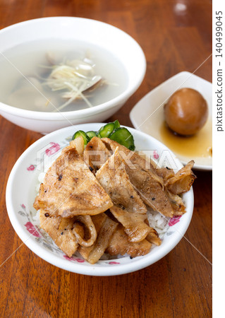 台灣高雄特色:烤肉飯 台灣高雄特色:烤肉飯 140499045
