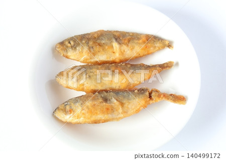 油炸馬鯖魚 140499172
