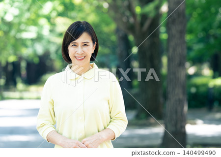 長期護理人員女性 140499490
