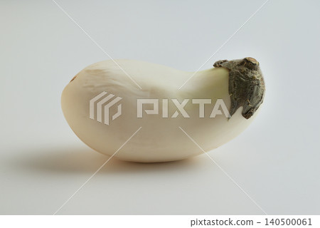 White eggplant, white eggplant, white eggplant White eggplant, white eggplant, white eggplant 140500061