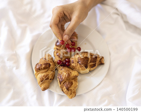 delicious and healthy breakfast in bed 140500199