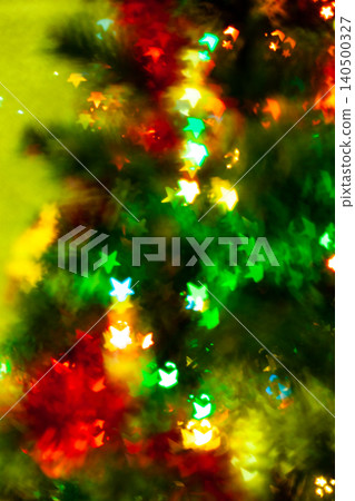 Blured sparks of light on cristmas tree, spruce lights on background 140500327