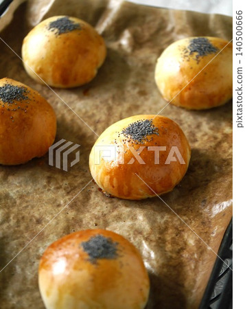 Anpan (sweet bean paste bun) preparation images Anpan (sweet bean paste bun) preparation images 140500666
