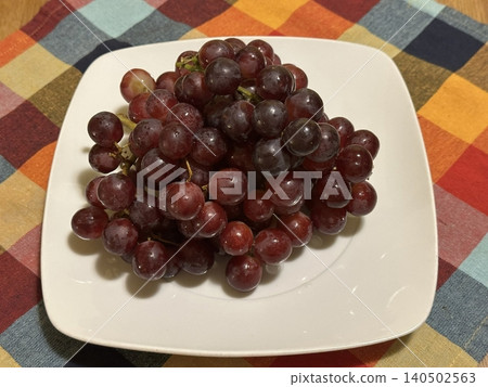 Fresh grapes with plump, juicy texture and natural sweetness. Perfect for snacking, desserts, juices, or wine-making. A delicious and nutritious fruit packed with flavor and antioxidants! Fresh grapes with plump, juicy texture and natural sweetness. Perfect for snacking, desserts, juices, or wine-making. A delicious and nutritious fruit packed with flavor and antioxidants! 140502563