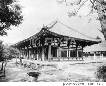 National Treasure of Japan: The Main Hall of Toshodai-ji Temple 140503312