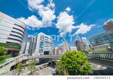 埼玉縣河口市JR河口站東出口前的景色 140504571