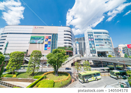 埼玉縣河口市JR河口站東出口前的景色 140504578