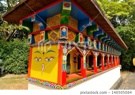 尼泊爾佛教寺廟中的瑪尼輪聖殿 尼泊爾佛教寺廟中的瑪尼輪聖殿 140505084