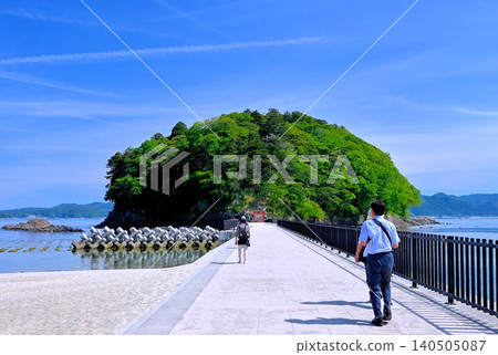 Footpath leading to Areshima Island Footpath leading to Areshima Island 140505087