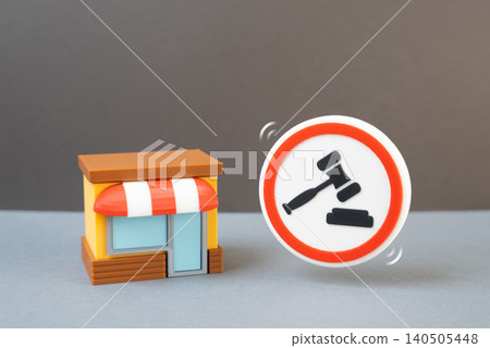 A store and a court decision symbolizing business closure and legal action. Service quality disputes, asset seizure, property restrictions and commercial shutdown. A store and a court decision symbolizing business closure and legal action. Service quality disputes, asset seizure, property restrictions and commercial shutdown. 140505448