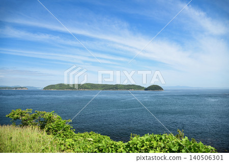 View of Tomogashima Island from Jogasaki Coast [Wakayama City, Wakayama Prefecture] 140506301