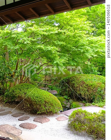 Early summer at Jōzan-en: A world of green at Shisenkaku. Early summer at Jōzan-en: A world of green at Shisenkaku. 140506618