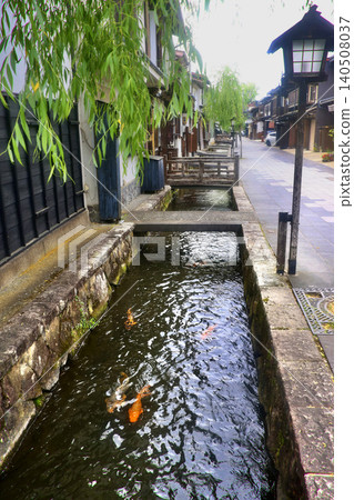 瀨戶川和飛驒古川（岐阜縣飛驒市）的白牆倉庫區 140508037