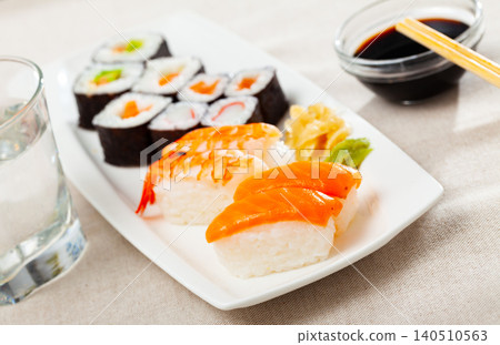 Sushi platter Sushi platter 140510563