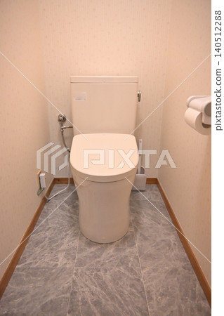Clean Western-style toilet Clean Western-style toilet 140512288