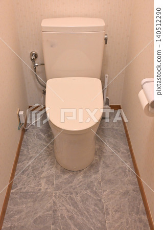 Clean Western-style toilet Clean Western-style toilet 140512290