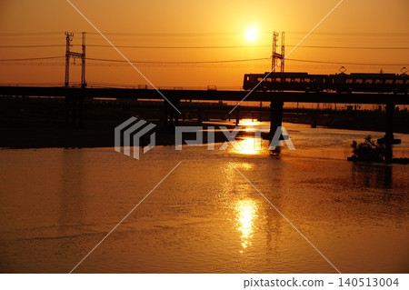 Twilight of the Yamato River 140513004