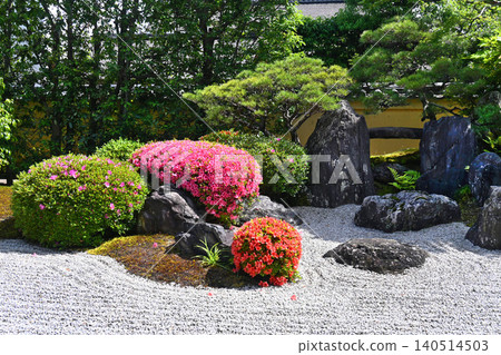 The dry landscape garden at Kōrin-in Temple, Daitoku-ji Temple, Murasakino, Kyoto City The dry landscape garden at Kōrin-in Temple, Daitoku-ji Temple, Murasakino, Kyoto City 140514503