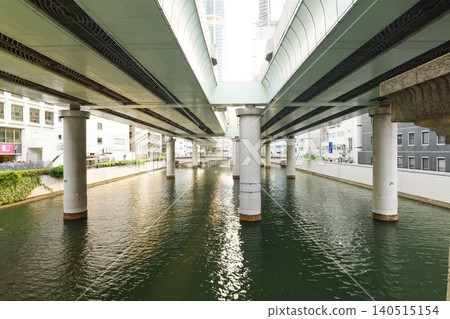 Scenery of the Metropolitan Expressway around Nihonbashi Scenery of the Metropolitan Expressway around Nihonbashi 140515154