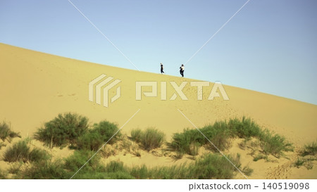 Modest Team Of Researchers Carefully Explores Sand Formations And Environmental Conditions Far Away. Creative Modest Team Of Researchers Carefully Explores Sand Formations And Environmental Conditions Far Away. Creative 140519098