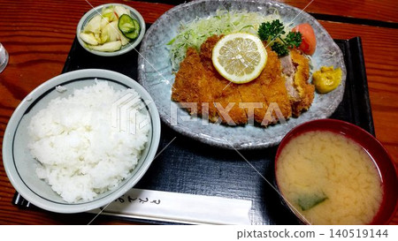 厚切豬排,外皮酥脆…【豬裡肌排套餐】 厚切豬排,外皮酥脆…【豬裡肌排套餐】 140519144